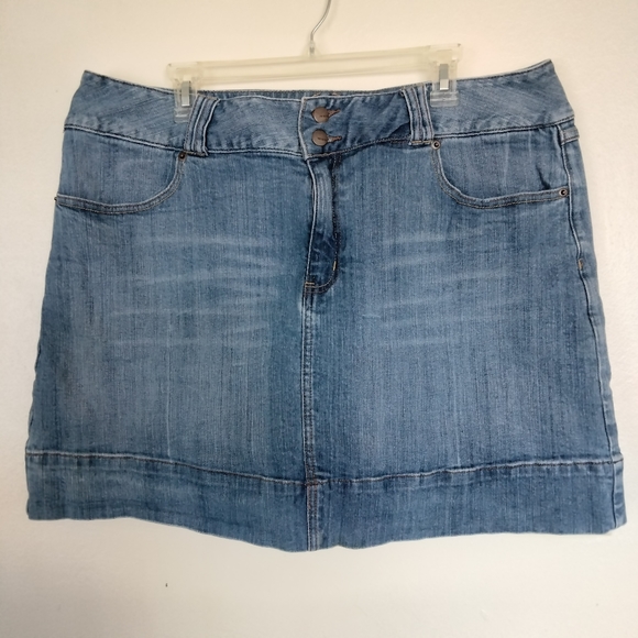 Venezia Dresses & Skirts - Venezia Denim Skirted Skort Sz. 20 Exclusive Of Decoration!